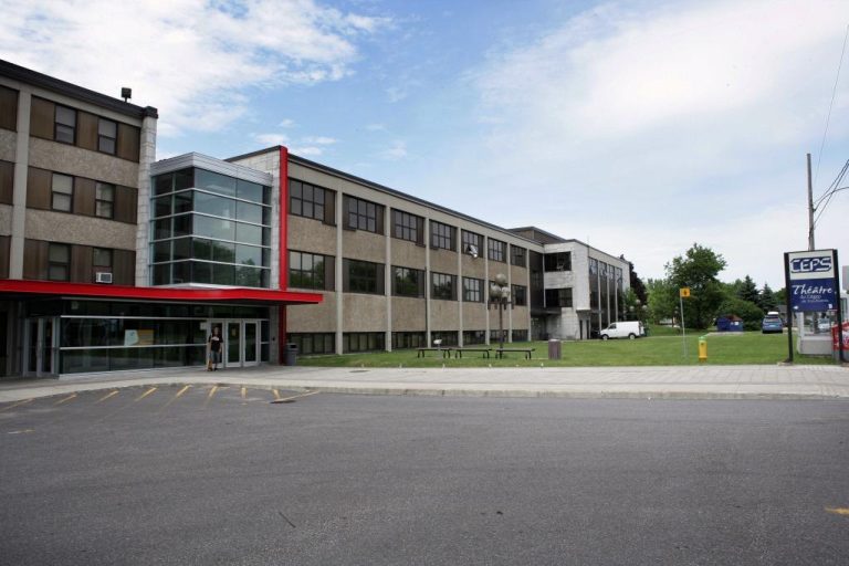 Le Cégep de TroisRivières ouvre ses portes L’Hebdo Journal Le Cégep de TroisRivières ouvre ses portes L’Hebdo Journal